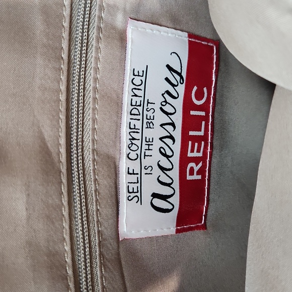 Relic by Fossil Bailey shoulder bag. Size 14 X 11" - Picture 5 of 10